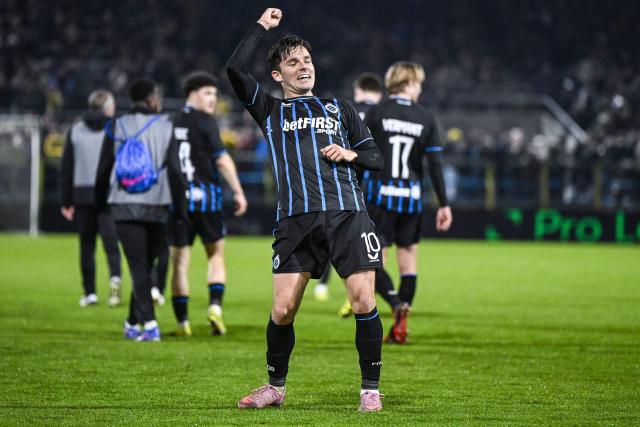 Club Brugge's Norwegian midfielder #10 Hugo Vetlesen celebrates after winning  the Belgian Pro League football match between KVC Westerlo and Club Brugge at the Het Kuipje stadium in Westerlo on March 14, 2026. (Photo by Tom Goyvaerts / Belga / AFP) / Belgium OUT