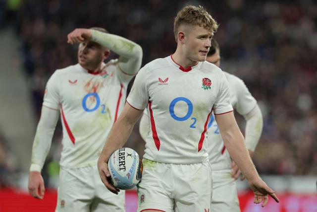 England's fly-half Fin Smith reacts  during the Six Nations international rugby union match between France and England at the Stade de France, in Saint-Denis, north of Paris, on March 14, 2026. (Photo by Thomas SAMSON / AFP)
