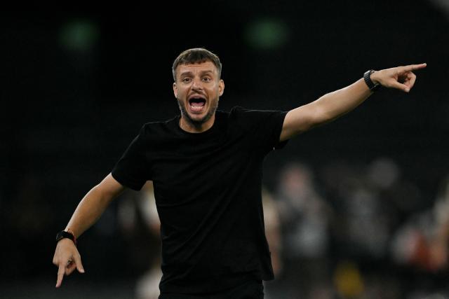 Botafogo's Argentine head coach Martin Anselmi gestures during the Brazilian Championship Serie A football match between Botafogo and Flamengo at the Nilton Santos Stadium in Rio de Janeiro, Brazil on March 14, 2026. (Photo by MAURO PIMENTEL / AFP)