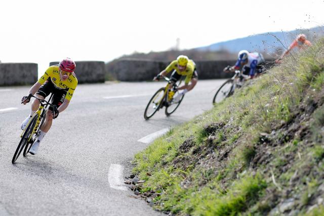 Team Visma - Lease a Bike's Danish rider Jonas Vingegaard cycles downhill during the 8th and final stage of the Paris-Nice cycling race, 129.2 km between Nice and Nice, on March 15, 2026. (Photo by Anne-Christine POUJOULAT / AFP)