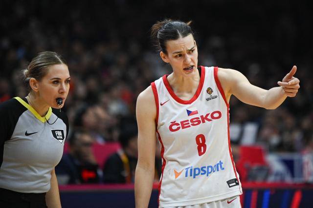 Czech Republic's Veronika Vorackova (R) speaks with the referee during the FIBA Women's Basketball World Cup 2026 qualifying tournament game between China and Czech Republic in Wuhan, in China's central Hubei province, on March 15, 2026. (Photo by CN-STR / AFP) / China OUT