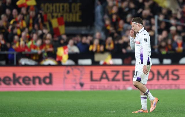 Anderlecht's Belgian forward #91 Adriano Bertaccini reacts as he leaves the field after receiving a red card during the Belgian "Pro League" First Division football match between KV Mechelen and RSC Anderlecht at Achter De Kazerne in Mechelen on March 15, 2026. (Photo by VIRGINIE LEFOUR / BELGA / AFP) / Belgium OUT