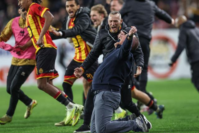 Mechelen's head coach Frederic Vanderbiest celebrates after victory in the Belgian "Pro League" First Division football match between KV Mechelen and RSC Anderlecht at Achter De Kazerne in Mechelen on March 15, 2026. (Photo by BRUNO FAHY / BELGA / AFP) / Belgium OUT