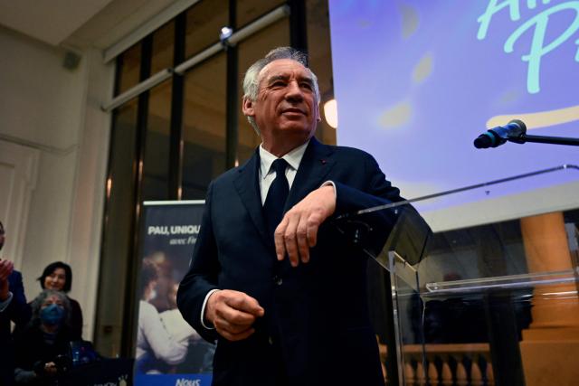Incumbent mayor of Pau and centrist MoDem party candidate for re-election Francois Bayrou arrive to speak following the results of the first round of France's 2026 municipal elections in Pau, southwestern France, on March 15, 2026. (Photo by GAIZKA IROZ / AFP)