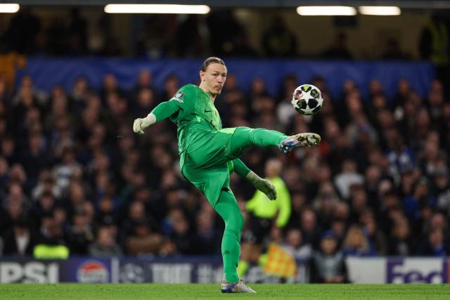 Paris Saint-Germain's Russian goalkeeper #39 Matvey Safonov shoots the ball during the UEFA Champions League round of 16 second leg football match between Chelsea FC and Paris Saint-Germain (PSG) at Stamford Bridge, west London on March 17, 2026. (Photo by Adrian Dennis / AFP)