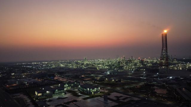 (FILES) Aerial view taken on May 20, 2024 shows the Olmeca oil refinery  belonging to the company Petroleos Mexicanos (PEMEX), which along with six others is part of the National Refining System (SNR) located in Paraiso, Tabasco state, Mexico. At least five people died on MArch 17, 2026, in a fire caused by bad weather at a refinery owned by the state-run company Petroleos Mexicanos (Pemex) in southeastern Mexico, the company reported. (Photo by Yuri CORTEZ / AFP)