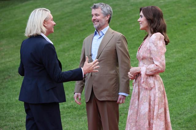 Denmark's King Frederik X (C) and Queen Mary (R) greet Bridget McKenzie, Senator for Victoria, during ‘An Evening in the Garden’ at the Royal Botanic Gardens in Melbourne on March 18, 2026. (Photo by Jesse Thompson / POOL / AFP)