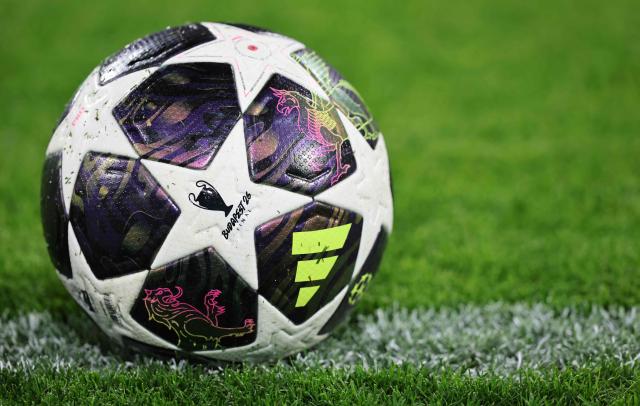 The match ball is pictured prior to the UEFA Champions League, Round of 16 2nd-leg football match between FC Bayern Munich and Atalanta in Munich, southern Germany, on March 18, 2026. (Photo by Alexandra BEIER / AFP)