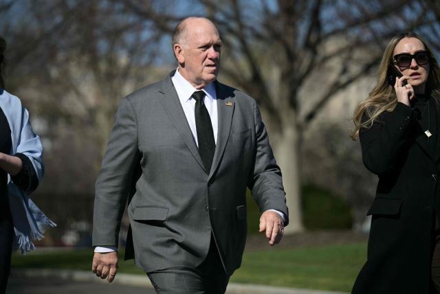 White House 'border czar' Tom Homan walks on the White House grounds as journalists wait for US President Donald Trump to return from Dover Air Force Base in Delaware after attending a dignified transfer solemn event on March 18, 2026. President Trump traveled to Dover Air Force Base to pay his respects to 6 US military members who were killed during a crash of a refueling aircraft in western Iraq last week. (Photo by Oliver Contreras / AFP)