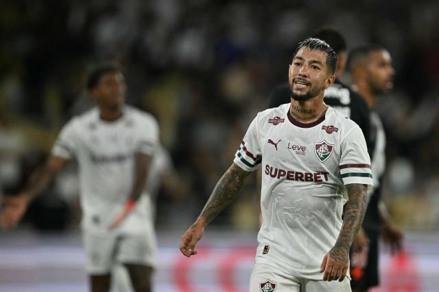 Fluminense's Argentine midfielder #32 Luciano Acosta reacts during the Brasileirao Serie A football match between Vasco da Gama and Fluminense at the Maracana Stadium in Rio de Janeiro, Brazil, on March 18, 2026. (Photo by MAURO PIMENTEL / AFP)