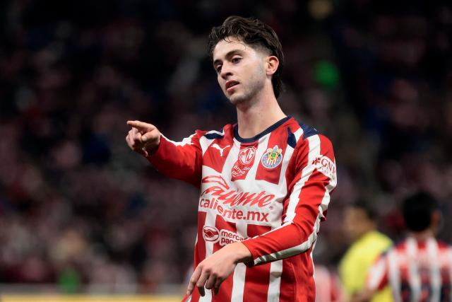 Guadalajara's midfielder #11 Brian Gutierrez celebrates scoring the opening goal during the Liga MX Clausura football match between Guadalajara and Leon at the Akron Stadium in Guadalajara, Mexico, on March 18, 2026. (Photo by Ulises Ruiz / AFP)