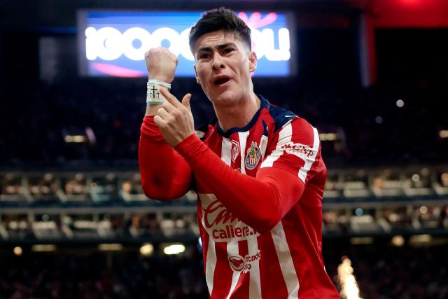 Guadalajara's forward #34 Armando Gonzalez celebrates scoring his team's third goal during the Liga MX Clausura football match between Guadalajara and Leon at the Akron Stadium in Guadalajara, Mexico, on March 18, 2026. (Photo by Ulises Ruiz / AFP)