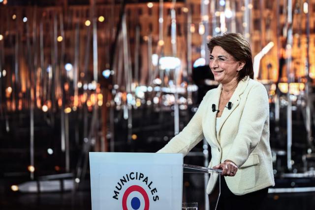 Marseille’s right-wing Les Republicains (LR) party mayoral candidate Martine Vassal reacts  during France 2 channel's show "L'Evenement" at the Provence Studios in Martigues, southern France, on March 19, 2026, ahead of the second round of the municipal elections in France.  (Photo by Thibaud MORITZ / AFP)