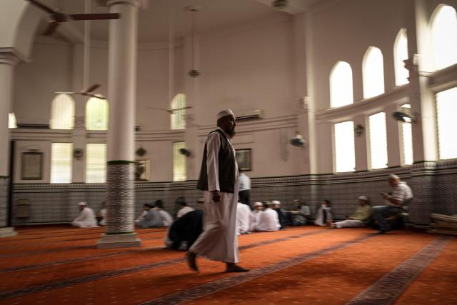 Muslim worshippers living in Panama City take part in Ramadan celebrations at the Jumma Mosque, where they gather for prayers and to break their fast after sunset, in Panama City, on March 20, 2026. (Photo by MARTIN BERNETTI / AFP)