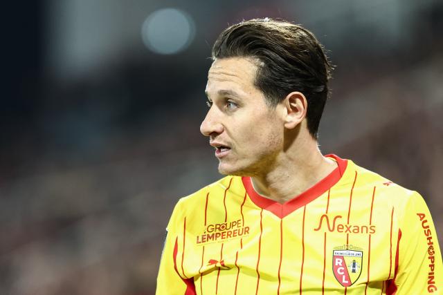 Lens' French forward #10 Florian Thauvin looks on during the French L1 football match between RC Lens and SCO Angers at the Stade Bollaert-Delelis in Lens, northern France, on March 20, 2026. (Photo by Sameer Al-DOUMY / AFP)