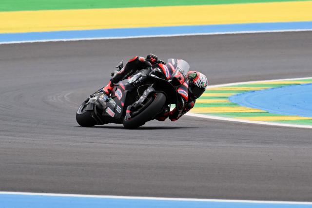 Aprilia Racing's Italian rider Marco Bezzecchi races during the MotoGP qualifying session of the Grand Prix of Brazil, at the Ayrton Senna International racetrack in Goiania, state of Goias, Brazil, on March 21, 2026. (Photo by EVARISTO SA / AFP)