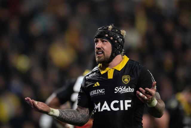 La Rochelle's English wing Jack Nowell gestures during the French Top14 rugby union match between Stade Rochelais (La Rochelle) and Section Paloise (Pau) at The Marcel-Deflandre Stadium in La Rochelle, western France, on March 21, 2026. (Photo by XAVIER LEOTY / AFP)