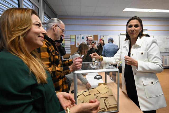Far-right party Rassemblement National (RN) MP and mayoral candidate Laure Lavalette casts her ballot during the second round of France's 2026 municipal elections in Toulon, southern France on March 22, 2026. (Photo by Miguel MEDINA / AFP)