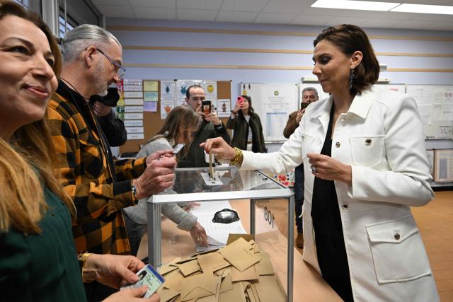 Far-right party Rassemblement National (RN) MP and mayoral candidate Laure Lavalette casts her ballot during the second round of France's 2026 municipal elections in Toulon, southern France on March 22, 2026. (Photo by Miguel MEDINA / AFP)