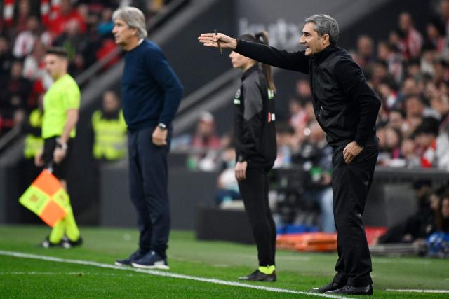 Athletic Bilbao's Spanish coach Ernesto Valverde gestures during the Spanish league football match between Athletic Club Bilbao and Real Betis at San Mames Stadium in Bilbao on March 22, 2026. (Photo by ANDER GILLENEA / AFP)