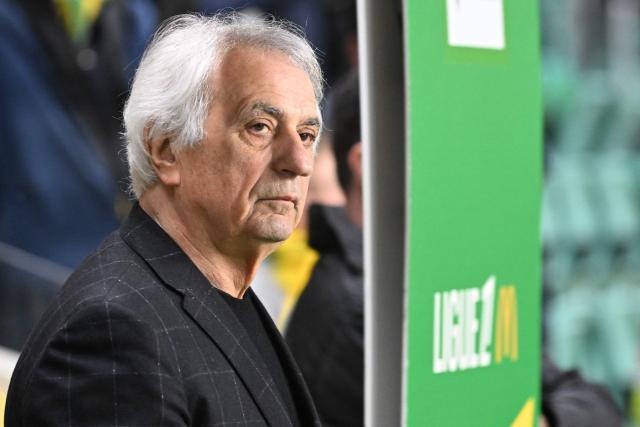 Nantes' French Bosnian head coach Vahid Halilhodzic looks on during the French L1 football match between Nantes and Strasbourg at La Beaujoire stadium in Nantes, western France, on March 22, 2026. (Photo by Sebastien Salom-Gomis / AFP)