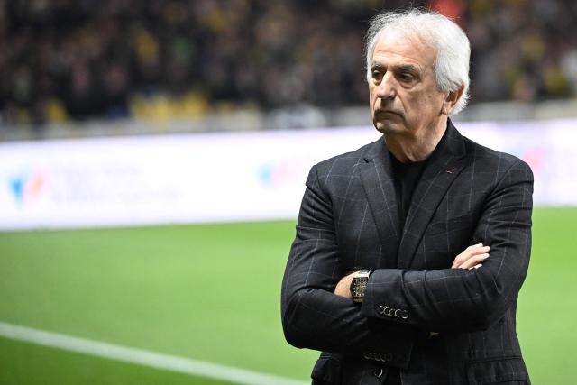 Nantes' French Bosnian head coach Vahid Halilhodzic looks on during the French L1 football match between Nantes and Strasbourg at La Beaujoire stadium in Nantes, western France, on March 22, 2026. (Photo by Sebastien Salom-Gomis / AFP)