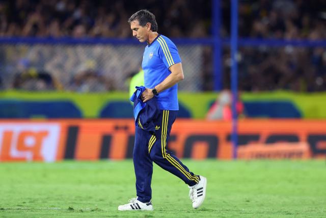 Boca Juniors' head coach Claudio Ubeda leaves the pitch after winning the Argentine Professional Football League 2026 Apertura Tournament match between Boca Juniors and Instituto de Cordoba at La Bombonera Stadium in Buenos Aires on March 22, 2026. (Photo by ALEJANDRO PAGNI / AFP)