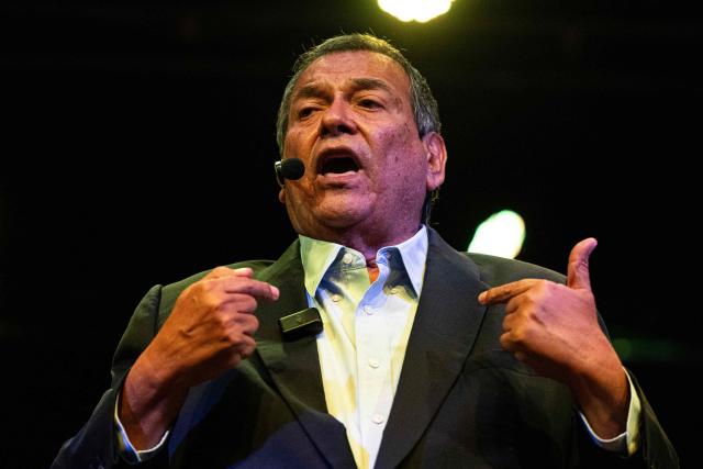 Peru's presidential candidate Jorge Nieto for the Buen Gobierno party, speaks to supporters during a campaign event in Lima on March 22, 2026. Peru will hold presidential elections on April 12. (Photo by ERNESTO BENAVIDES / AFP)