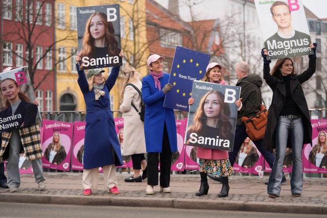 Social Liberal Party former EU Commissioner Margrethe Vestager (C) campaigns at Christianshavns Torv in Copenhagen on March 25, 2026. (Photo by Rasmus Flindt Pedersen / Ritzau Scanpix / AFP) / Denmark OUT