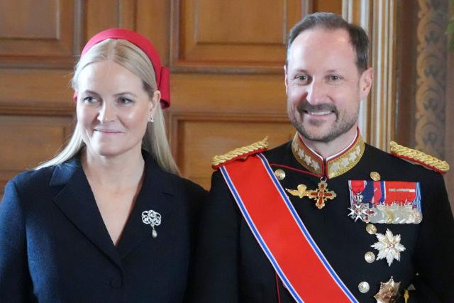 Crown Prince Haakon of Norway and Crown Princess Mette-Marit of Norway pose for a photo in the Bird Room at the Royal Palace in Oslo, Norway during a visit of the Belgian royal couple, on March 24, 2026. (Photo by Ole Berg-Rusten / NTB / AFP) / Norway OUT