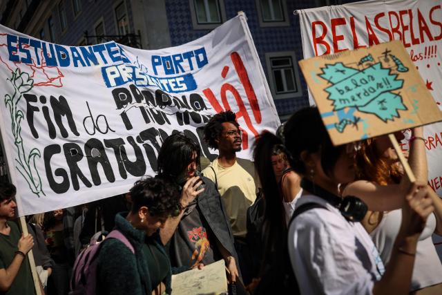 Students demonstrate to ask affordable housing, an end to tuition fees, and investment in social programs in Lisbon on March 24, 2026. University students across the country  demonstrate on “Student Day" to demand affordable housing, an end to tuition fees, and investment in social programs. (Photo by PATRICIA DE MELO MOREIRA / AFP)