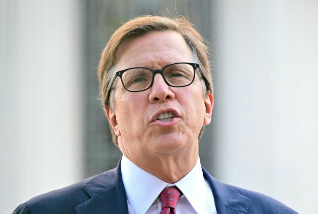 Plaintiffs' attorney Mark Lanier speaks to journalists outside the Los Angeles Superior Court as jury deliberations pause for the day in a trial over whether social media platforms were designed to be addictive to children, March 24, 2026. Jurors resume deliberations on March 24 in a landmark social media trial after signaling that they were having trouble agreeing when it comes to one of the two defendants, Meta and YouTube. "The jury has difficulty coming to a consensus regarding one defendant, do you have any advice on how to move forward?" the jurors told Judge Carolyn Kuhl, according to a note she read out loud. Kuhl responded by asking the jurors to continue their deliberations."If you are unable to reach a verdict, the case will have to be applied before another jury selected in the same manner and from the same community from which you were chosen, and add additional cost to everyone," she told the jurors. (Photo by Frederic J. Brown / AFP)