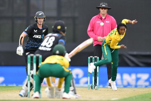 South Africa's Ayabonga Khaka (R) bowls during the fifth Twenty20 international women's cricket match between New Zealand and South Africa at Hagley Oval in Christchurch on March 25, 2026. (Photo by Sanka Vidanagama / AFP)