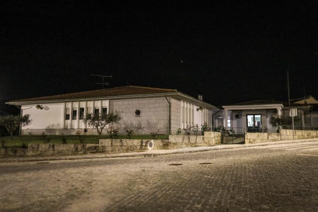 The police station of the Portuguese Guarda Nacional Republicana (GNR) where a Frenchman suspected of a double-homicide and kidnapping is being held after his arrest is seen in Meda, Guarda district, northeastern Portugal late March 25, 2026. The bodies of two women who had been missing in the southwest of France since Friday were found in Portugal on Wednesday, “buried in an isolated location,” the Portuguese judicial police announced, following the arrest the previous day of the Frenchman suspected of abducting and holding them, Cedric Prizzon, who is the ex-partner of one and the current partner of the other. (Photo by PATRICIA DE MELO MOREIRA / AFP)