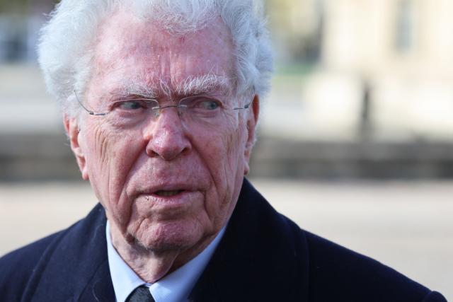 Former Minister Pierre Joxe arrives at a national tribute to former French Prime Minister Lionel Jospin at the Hotel des Invalides in Paris on March 26, 2026. Born on July 12, 1937, former French prime minister Lionel Jospin, a Socialist who introduced the 35-hour work week and civil partnerships for gay couples, has died aged 88, his family said on March 23, 2026. (Photo by Ludovic MARIN / AFP)