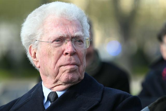Former Minister Pierre Joxe arrives at a national tribute to former French Prime Minister Lionel Jospin at the Hotel des Invalides in Paris on March 26, 2026. Born on July 12, 1937, former French prime minister Lionel Jospin, a Socialist who introduced the 35-hour work week and civil partnerships for gay couples, has died aged 88, his family said on March 23, 2026. (Photo by Bertrand GUAY / AFP)