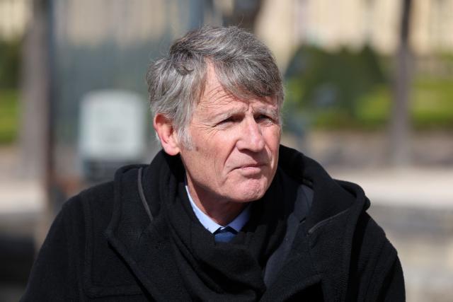 Former Minister Vincent Peillon arrives for a national tribute to former French Prime Minister Lionel Jospin at the Hotel des Invalides in Paris on March 26, 2026. Born on July 12, 1937, former French prime minister Lionel Jospin, a Socialist who introduced the 35-hour work week and civil partnerships for gay couples, has died aged 88, his family said on March 23, 2026. (Photo by Ludovic MARIN / AFP)
