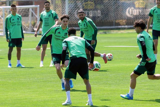Mexico players take part in a training session ahead of their friendly match against the Portuguese national team in Mexico City on March 26, 2026. Mexico will play a friendly match against Portugal on March 28 at the Banorte Stadium (formerly known as Azteca Stadium) in Mexico City. (Photo by Luis CORTES / AFP)