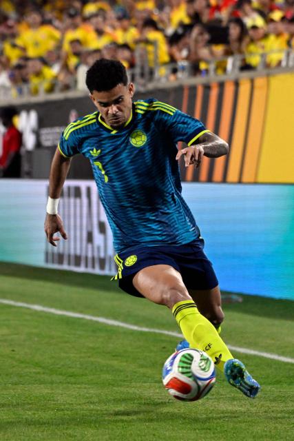 Colombia's forward #07 Luis Diaz controls the ball during a friendly football match between Colombia and Croatia at Camping World Stadium in Orlando, Florida, on March 26, 2026. (Photo by Miguel J. Rodriguez CARRILLO / AFP)