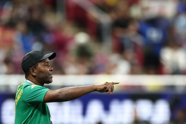 Jamaica's head coach Rudolph Speid gestures during the 2026 FIFA World Cup qualifiers semi-final playoff football match between New Caledonia and Jamaica at the Akron Stadium in Zapopan, Mexico on March 26, 2026. (Photo by Ulises Ruiz / AFP)