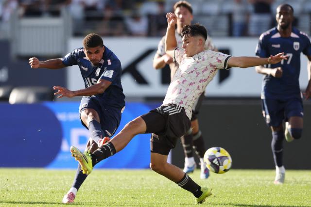 Laros Duarte of Cape Verde shoots at goal during the international friendly football match between Chile and Cape Verde at Eden Park in Auckland on March 27, 2026. (Photo by Michael Bradley / AFP)