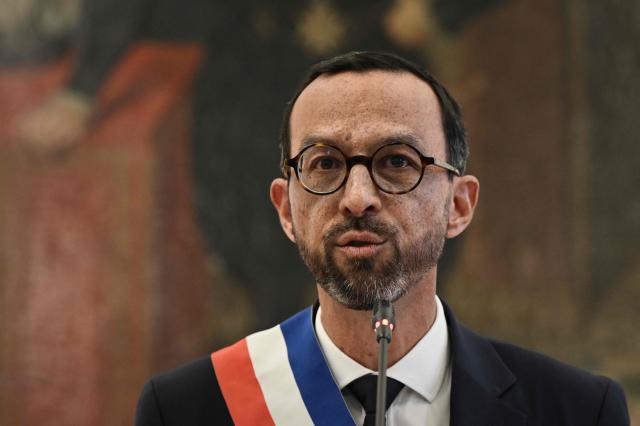Pau's new Mayor Jerome Marbot delivers a speech  during his installation as Mayor of Pau at the City Hall (Hotel de Ville) of Pau, south-western France, on March 27, 2026. Marbot, a public and environmental law attorney, defeated outgoing MoDem leader Francois Bayrou by 344 votes in the second round of municipal elections on March 22. (Photo by Philippe LOPEZ / AFP)
