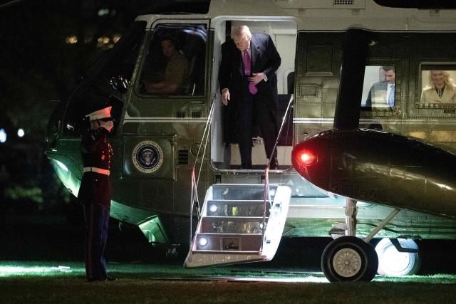 US President Donald Trump steps off Marine One on the South Lawn upon returning to the White House in Washington, DC, on March 29, 2026. Trump is returning from a weekend at his Mar-a-Lago resort. (Photo by Ken CEDENO / AFP)