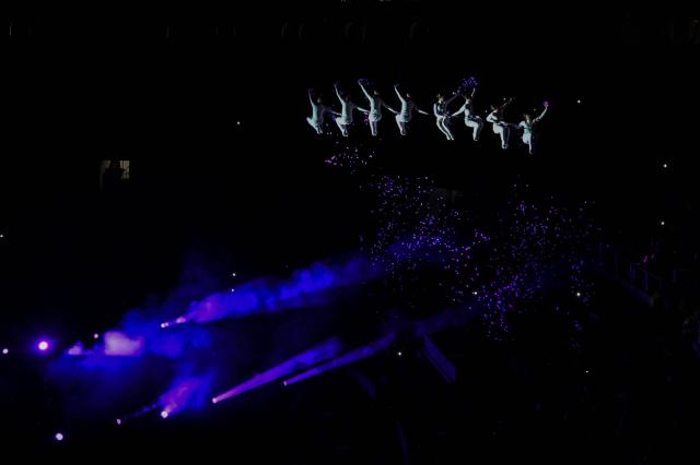 Dancers perform in the show 'Aria' by the Spanish company Zenit Aerial Ballet during the 2nd International Festival of Living Arts (FIAV) in Bogota, Colombia on March 29, 2026. (Photo by Luis ACOSTA / AFP)