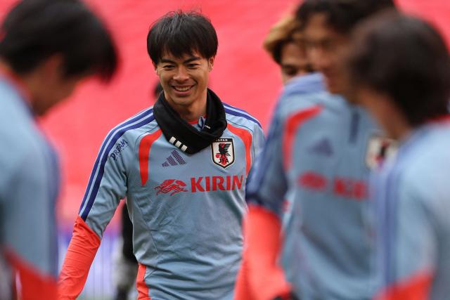 Japan's midfielder Kaoru Mitoma takes part in a team training session at Wembley Stadium, in London, on March 30, 2026, on the eve of their international friendly football match against England. (Photo by Adrian Dennis / AFP)