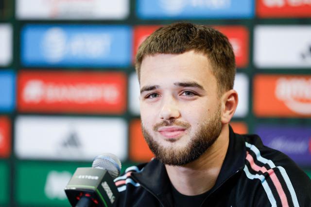 Belgium's midfielder Nicolas Raskin speaks during a press conference at Soldier Field in Chicago, on March 30, 2026. Belgium is preparing for tomorrow's international friendly match against the Mexico, in advance of the the 2026 World Cup. (Photo by KAMIL KRZACZYNSKI / AFP)