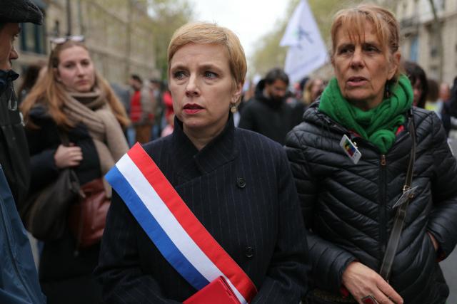 Ecologiste et Social's MP Clementine Autain attends a teachers' during a teachers' demonstration to protest against teaching post cuts and classroom closures and demand higher wages as part of the national strike in the Education nationale in Paris on March 31, 2026. (Photo by Thomas SAMSON / AFP)