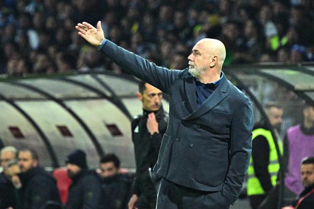 Bosnia-Herzegovina's headcoach Sergej Barbarez gestures during the FIFA World Cup 2026 European qualification final football match between Bosnia-Herzegovina and Italy at the Bilino-Polje stadium in Zenica on March 31, 2026. (Photo by Elvis BARUKCIC / AFP)