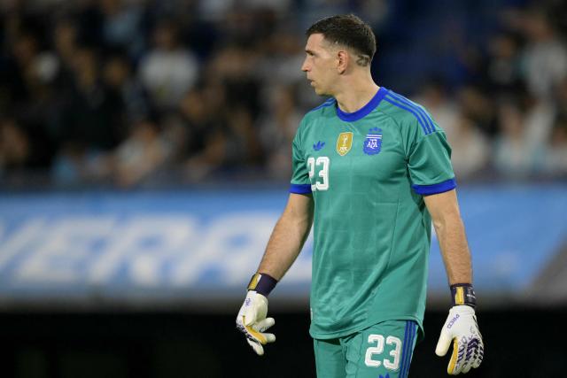 Argentina's goalkeeper #23 Emiliano Martinez looks on during a friendly football match between Argentina and Zambia at La Bombonera stadium in Buenos Aires on March 31, 2026. (Photo by JUAN MABROMATA / AFP)