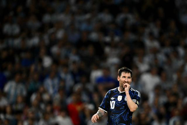 Argentina's forward #10 Lionel Messi gestures during a friendly football match between Argentina and Zambia at La Bombonera stadium in Buenos Aires on March 31, 2026. (Photo by Luis ROBAYO / AFP)